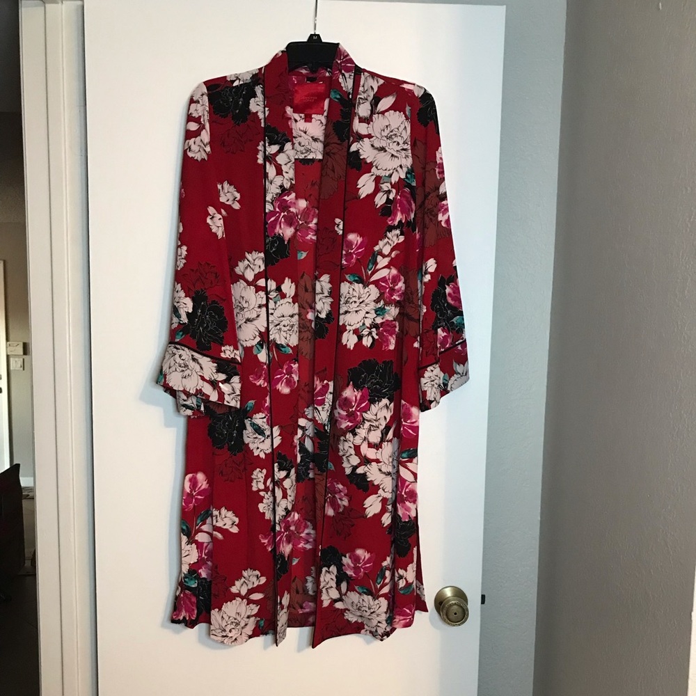 Pretty floral kimono robe